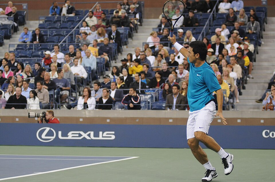 «Головная боль» US Open: инфлюенсеры с кольцевыми лампами срывают матчи и вызывают споры в теннисном сообществе
