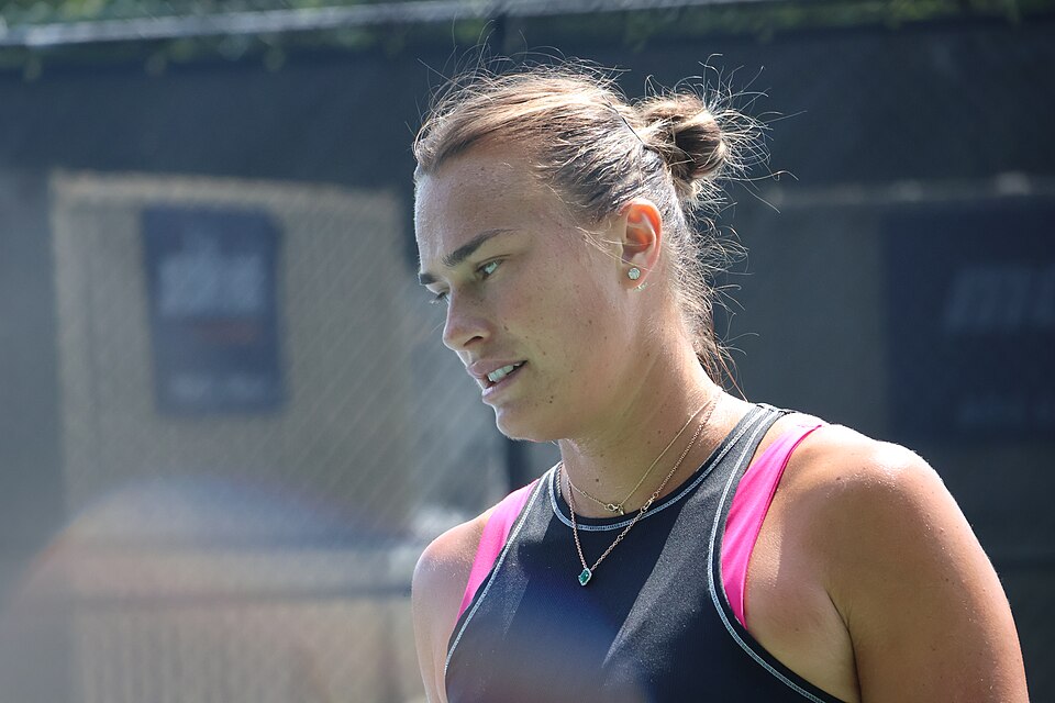 Соболенко разбила ракетку после поражения Рыбакиной в финале US Open