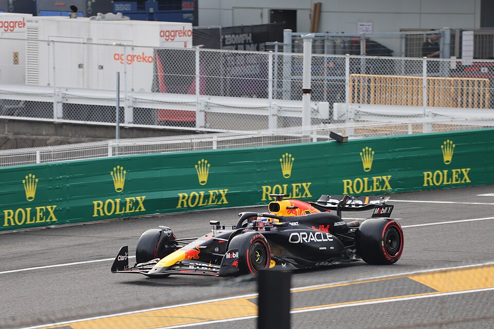 Хаджар останется напарником Ферстаппена в Red Bull в сезоне-2027