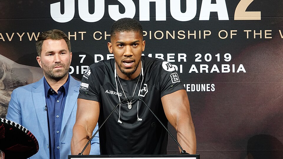 The Ring: Фьюри и Джошуа разыграют пояс WBA Super, который освободил Усик