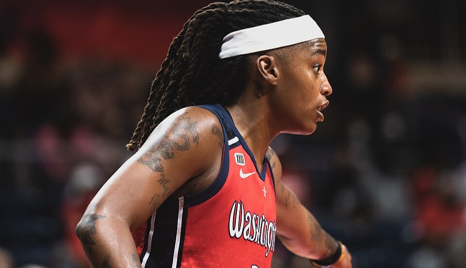 Тренер клуба WNBA «Голден Стэйт Валкириз» потеряла сознание во время четвертьфинала плей-офф