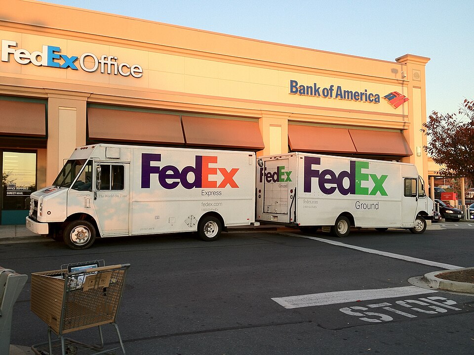 В Калифорнии из грузовика FedEx похитили коллекционные карточки почти на $1 млн